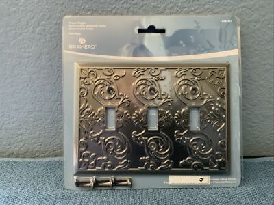 BRAINERD Fairhope  HEIRLOOM SILVER Triple Toggle Wall Plate 405547