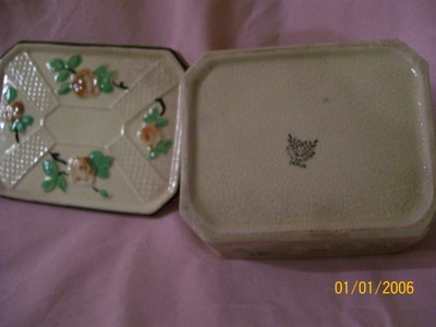 Vintage marked Japan trinket box glazed ceramic hand painted 5