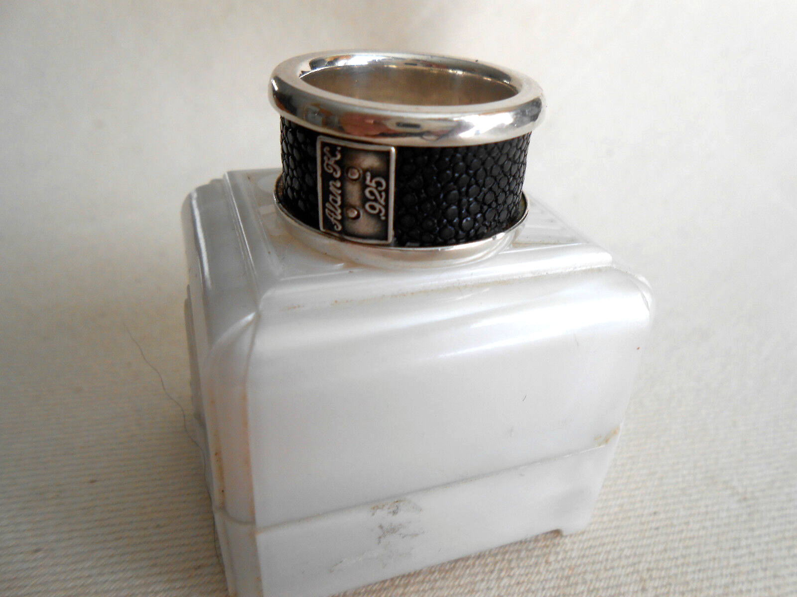 Alan K. Sterling Silver Sting Ray Leather Wide Band Ring 686806 Alan K. Sterling Silver Sting Ray Leather Wide Band Ring 686806