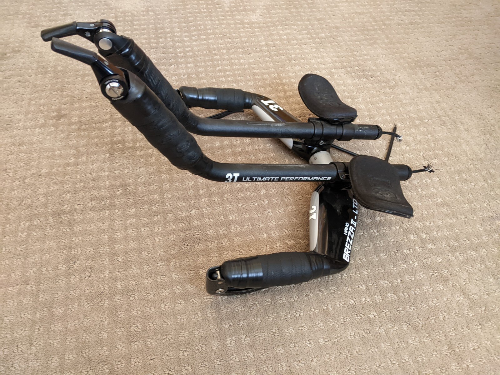 3T Brezza II LTD ハンドル 300mm 3T Brezza II LTD ハンドル 300mm