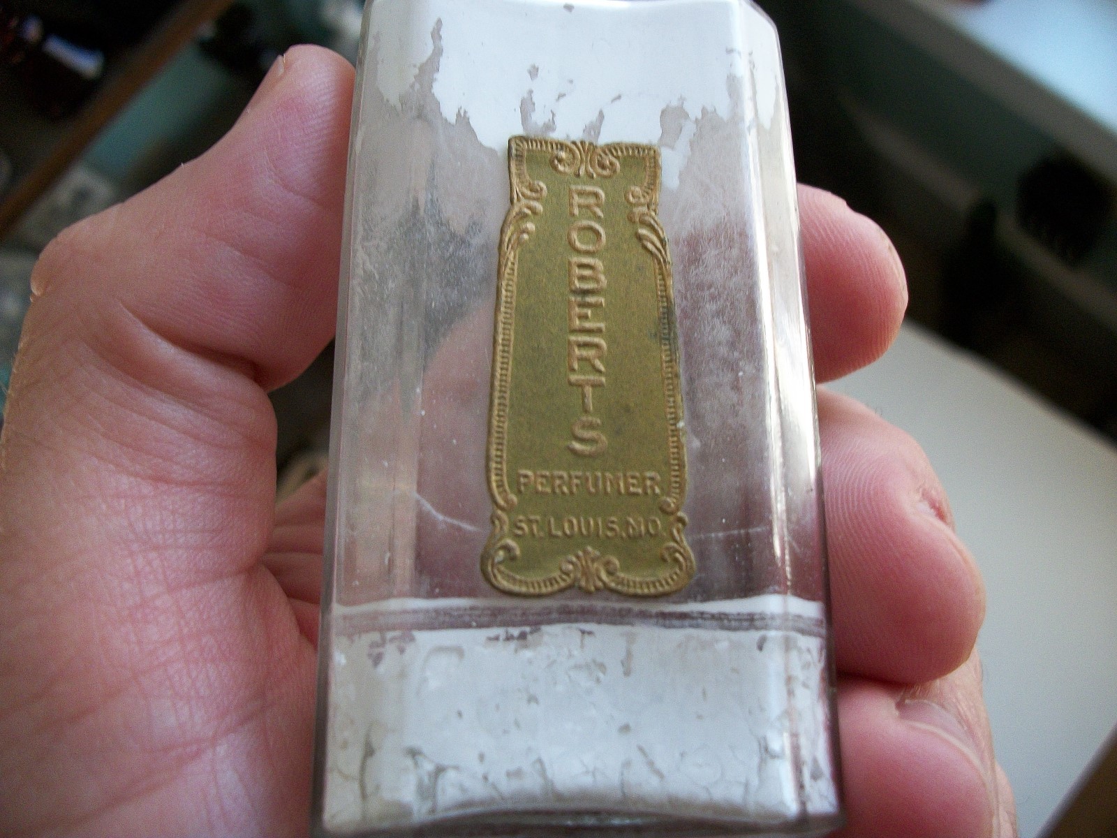 LABELED ROBERT'S PERFUMER ST LOUIS LIQUID SKIN BEAD? ORIGINAL CORK SOME CONTS.