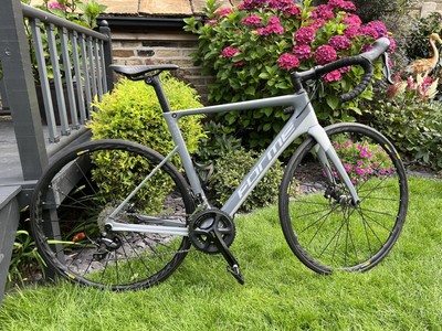 Forme FLASH - Carbon Road Bike 54cm - Shimano 105, Mavic Ksyrium Wheels