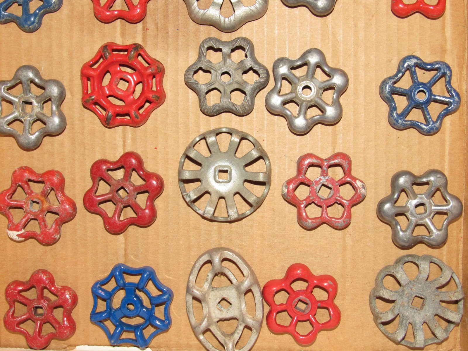 LOT OF 30 WATER VALVE FAUCET HANDLES VINTAGE INDUSTRIAL STEAMPUNK SALVAGE LOT 18