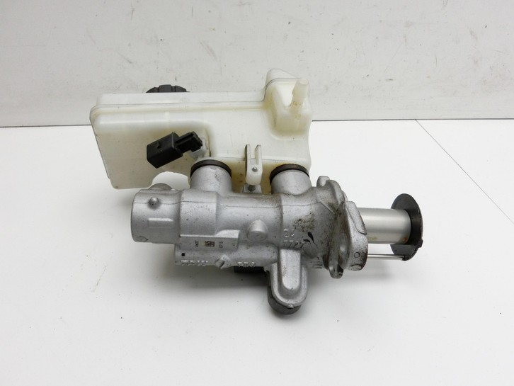 VW Golf 7 VII 5G 12-17 Hauptbremszylinder Bremszylinder VW Golf 7 VII 5G 12-17 22.11.2013 5Q1611301 32668423 gebraucht Vorschau 2