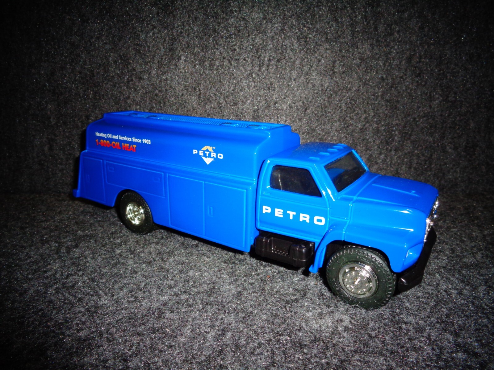 【アメリカン雑貨】ERTL FORD Ertl Ford F-150 FX4 Pickup Truck Off-Road Cab YELLOW 1:64