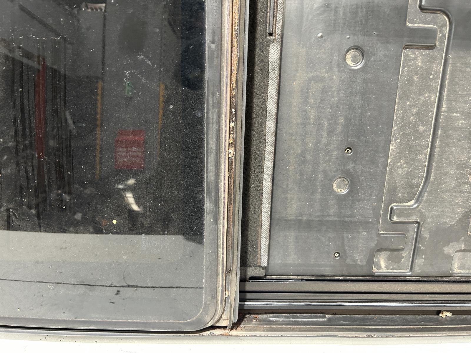 Toyota Surf Sunroof Assembly LN130 1992-1995 - thumbnail 4