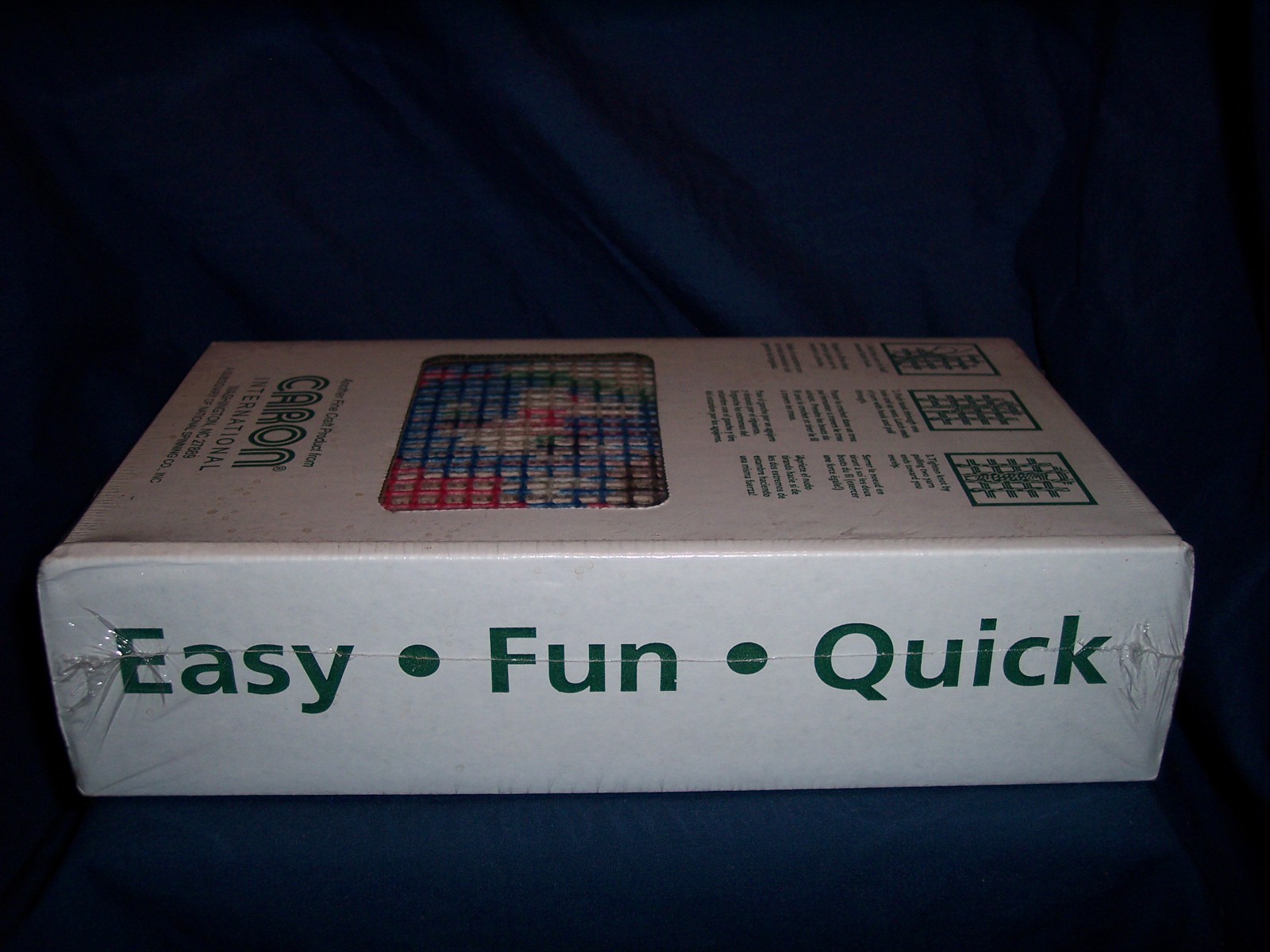 New Caron Wonder Art Best Friends Dog Puppy Cat Kitten Latch Hook Kit Art #P492