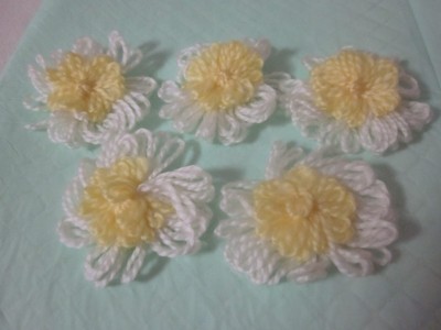 Lot of 5 White Yellow center Yarn Flowers 3 1/2''