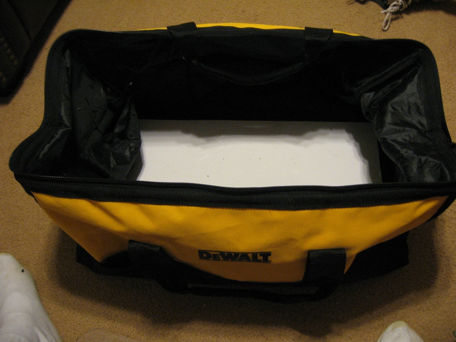 Very Large Dewalt Tool Bag Heavy Duty W/ Shoulder Strap 11 pockets 26