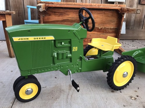 Vintage Original ERTL John Deere 20 Pedal Tractor Model D-66 w/ Trailer