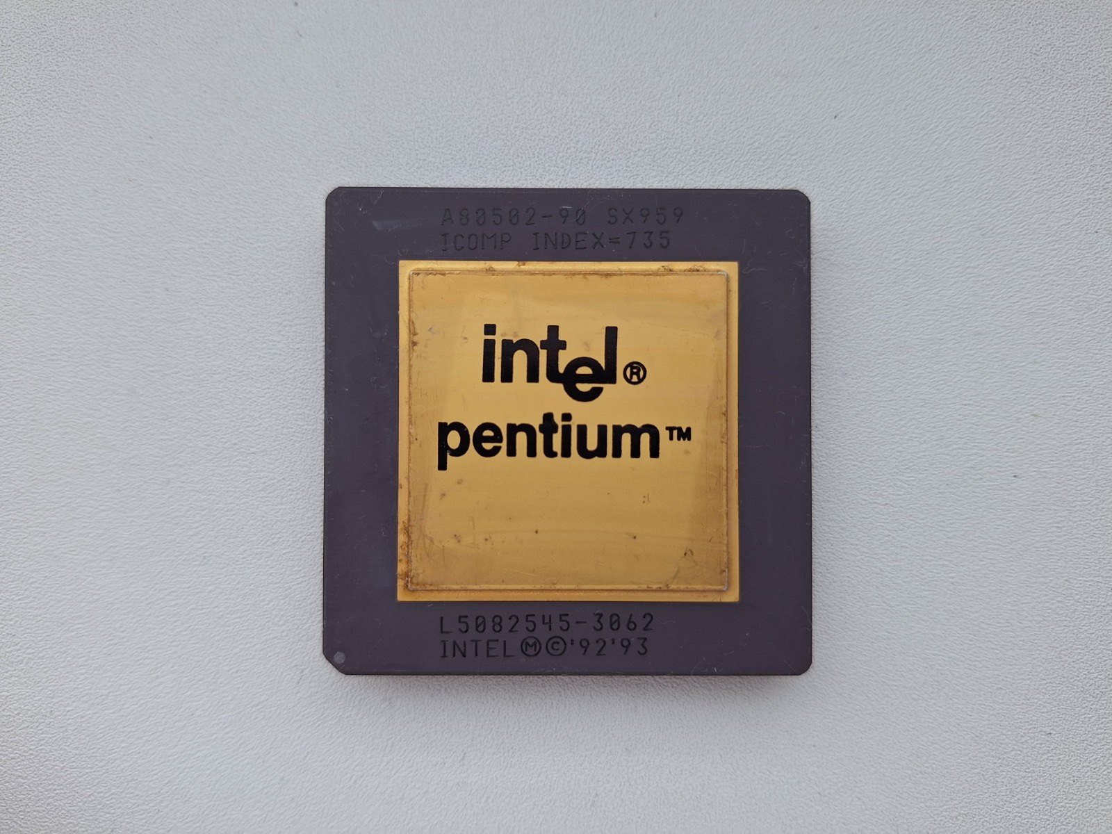 Intel Pentium A80501-60 1992年製 Vintage Intel Pentium 60 MHz CPU 1992 P60 A80501-60 Sx948