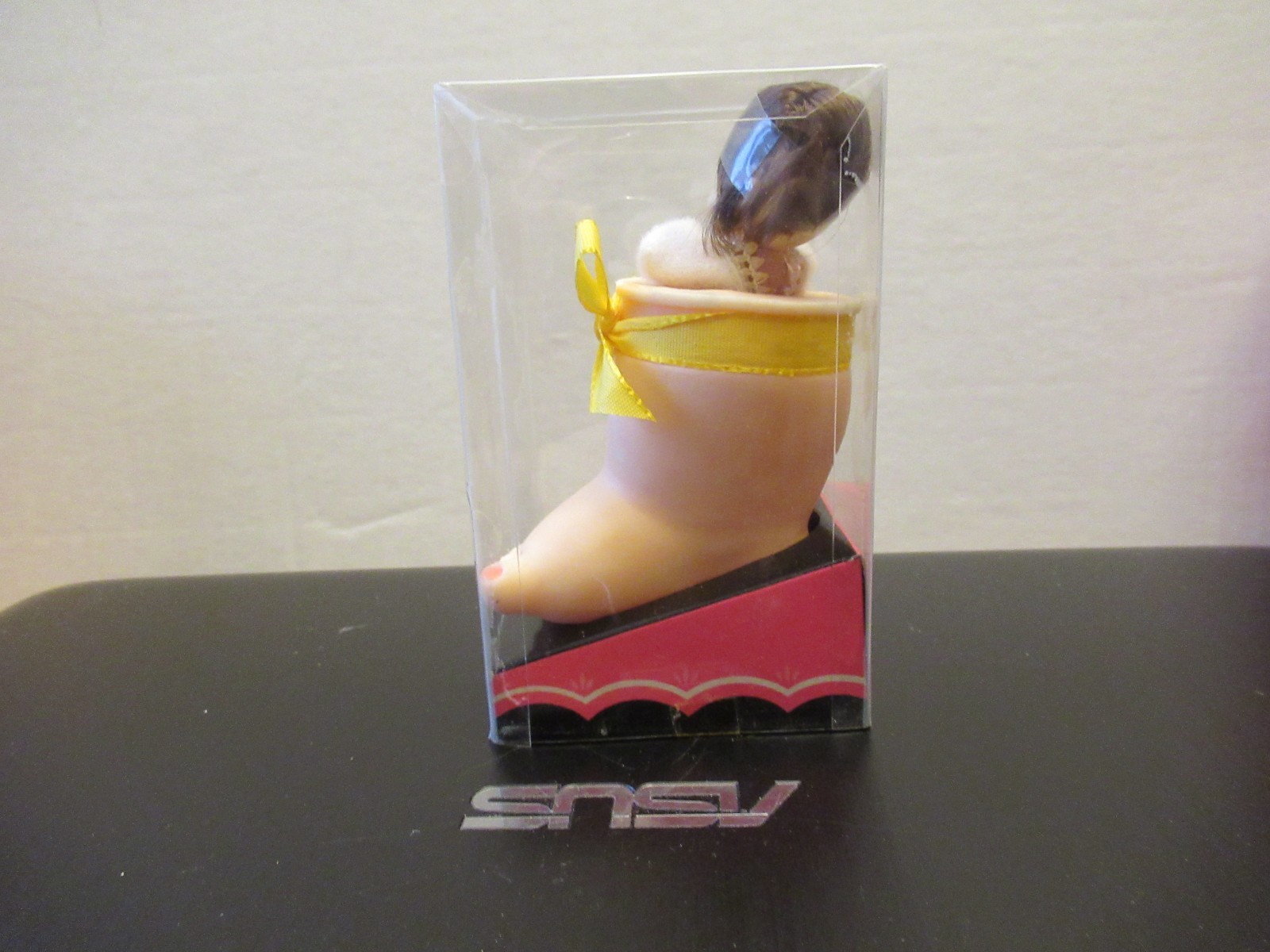 Uneeda Toe Kins Doll Very rare ,Still in Package,Made in Hong Kong