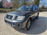 NISSAN PATHFINDER 2.5 AUTO TEKNA CRUISE A/C SAT NAV REVERSE CAMERA HEATED SEATS