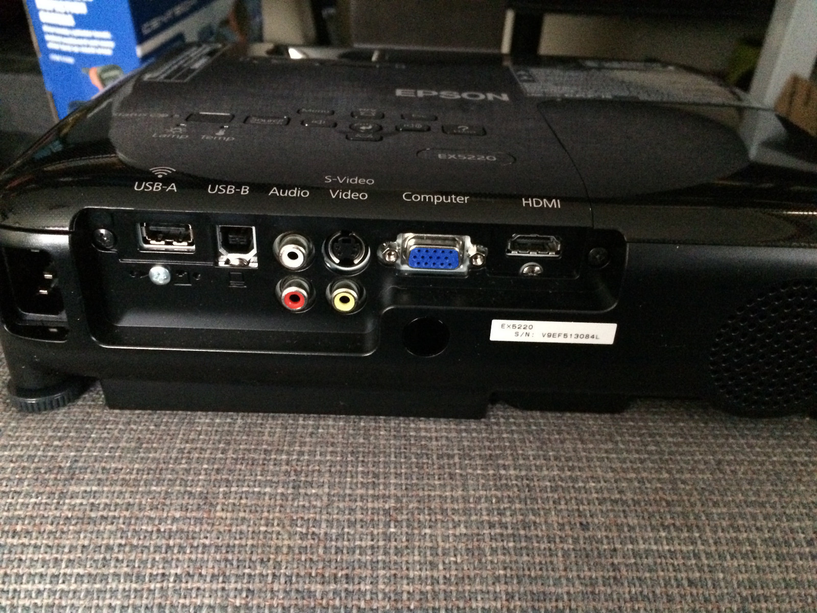 Epson EX5220 Wireless XGA 3LCD Projector - 3000 Lumens w/Travel Bag and Remote
