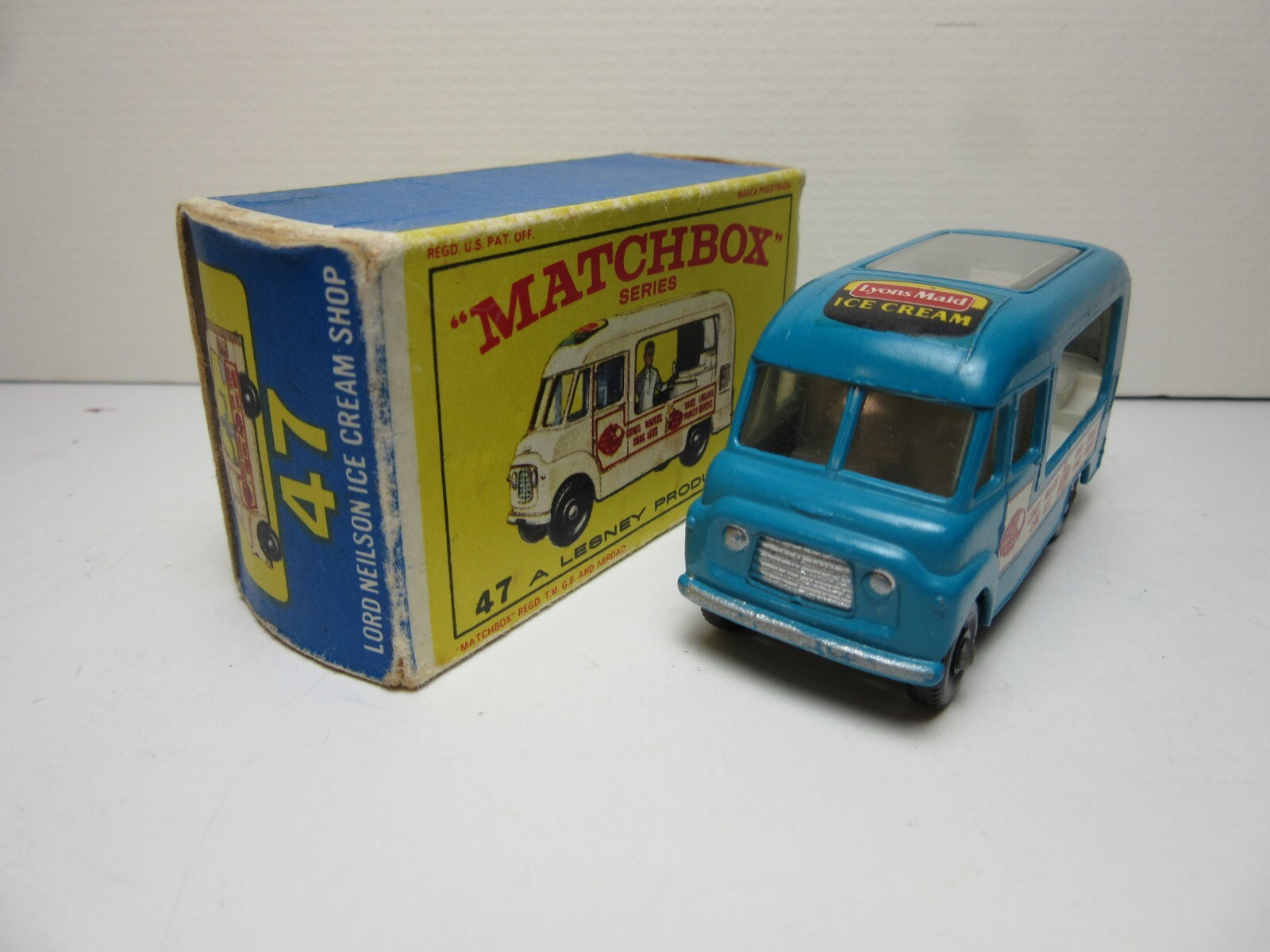 ミニカー　マッチボックス No.47 ICE CREAM SHOP METALLIC BLUE Matchbox Commer Ice Cream Canteen 47B D1 Box