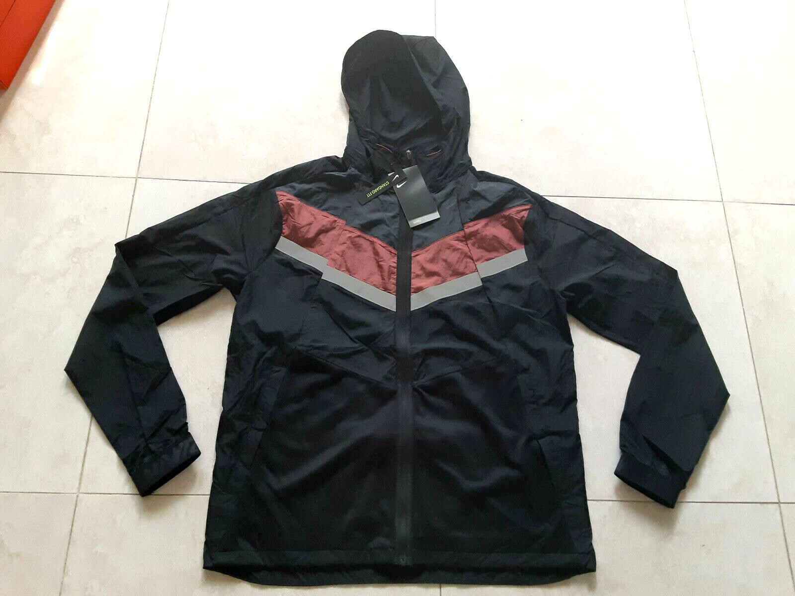 nike wild run jacket black