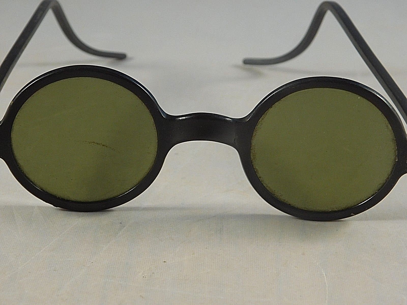 VINTAGE BAKELITE EYEGLASSES ROUND GREEN LENS C BRIDGE CURL TEMPLES
