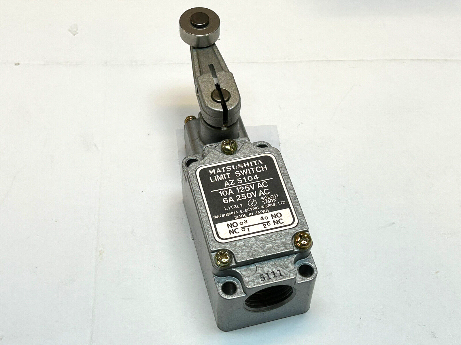 MATSUSHITA AZ5104 / LIMIT SWITCH 10A 125V 6A 250V WITH ROLLER ARM