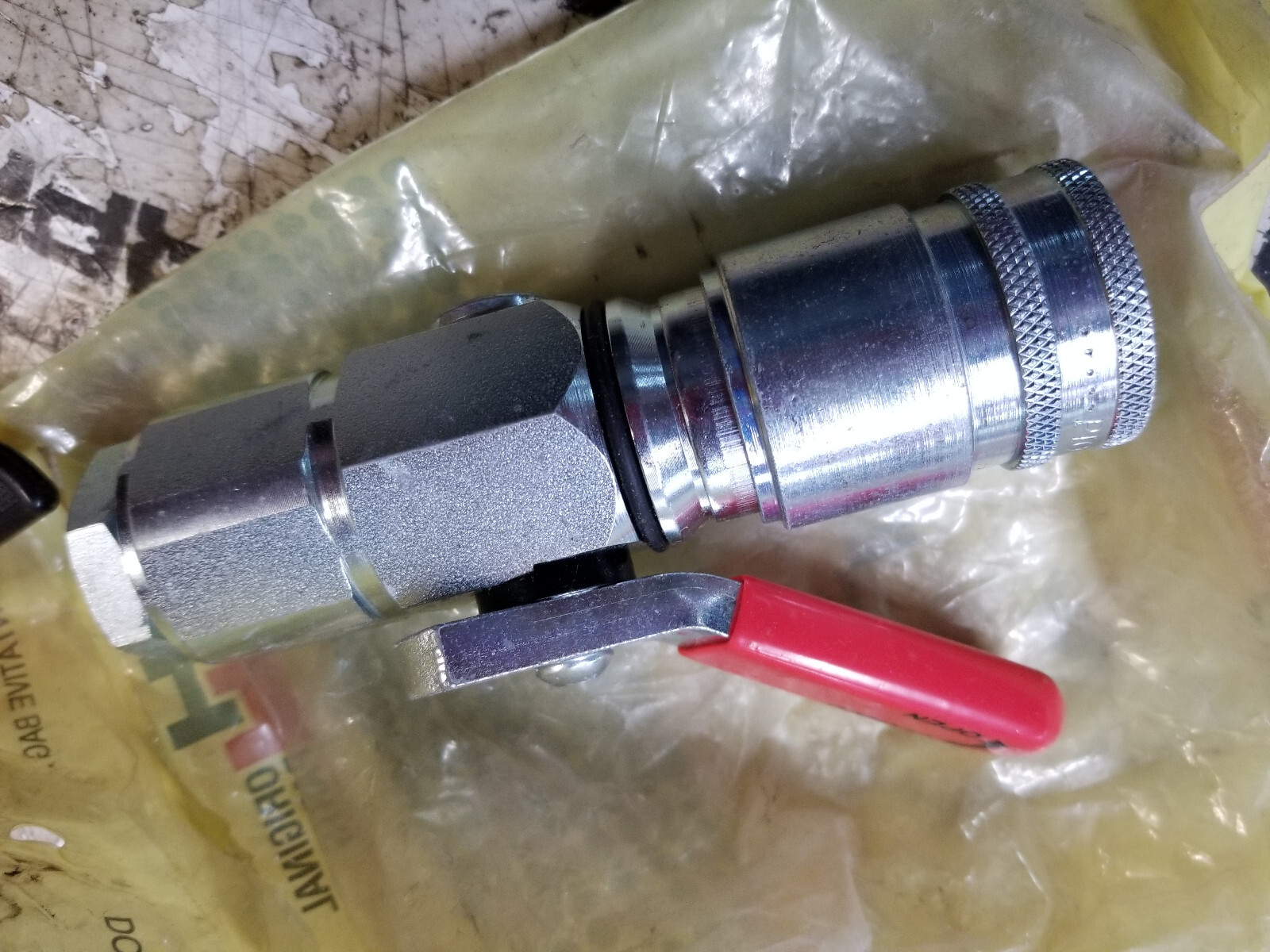 CASE CNH 86019354 COUPLING - Picture 5 of 5