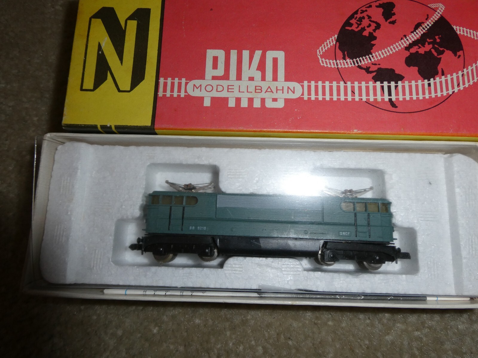 Vintage N Scale Piko 5/4102 SNCF BB 9210 E-Lok Locomotive in Vintage N Scale Piko 5/4102 SNCF BB 9210 E-Lok Locomotive in