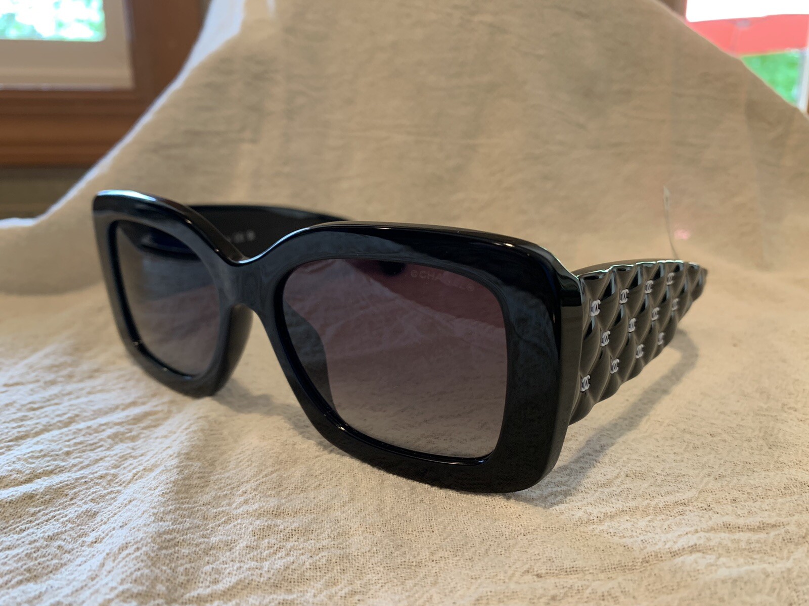 CHANEL sunglasses women - Retail $600 - black/gray version CHANEL sunglasses women - Retail $600 - black/gray version