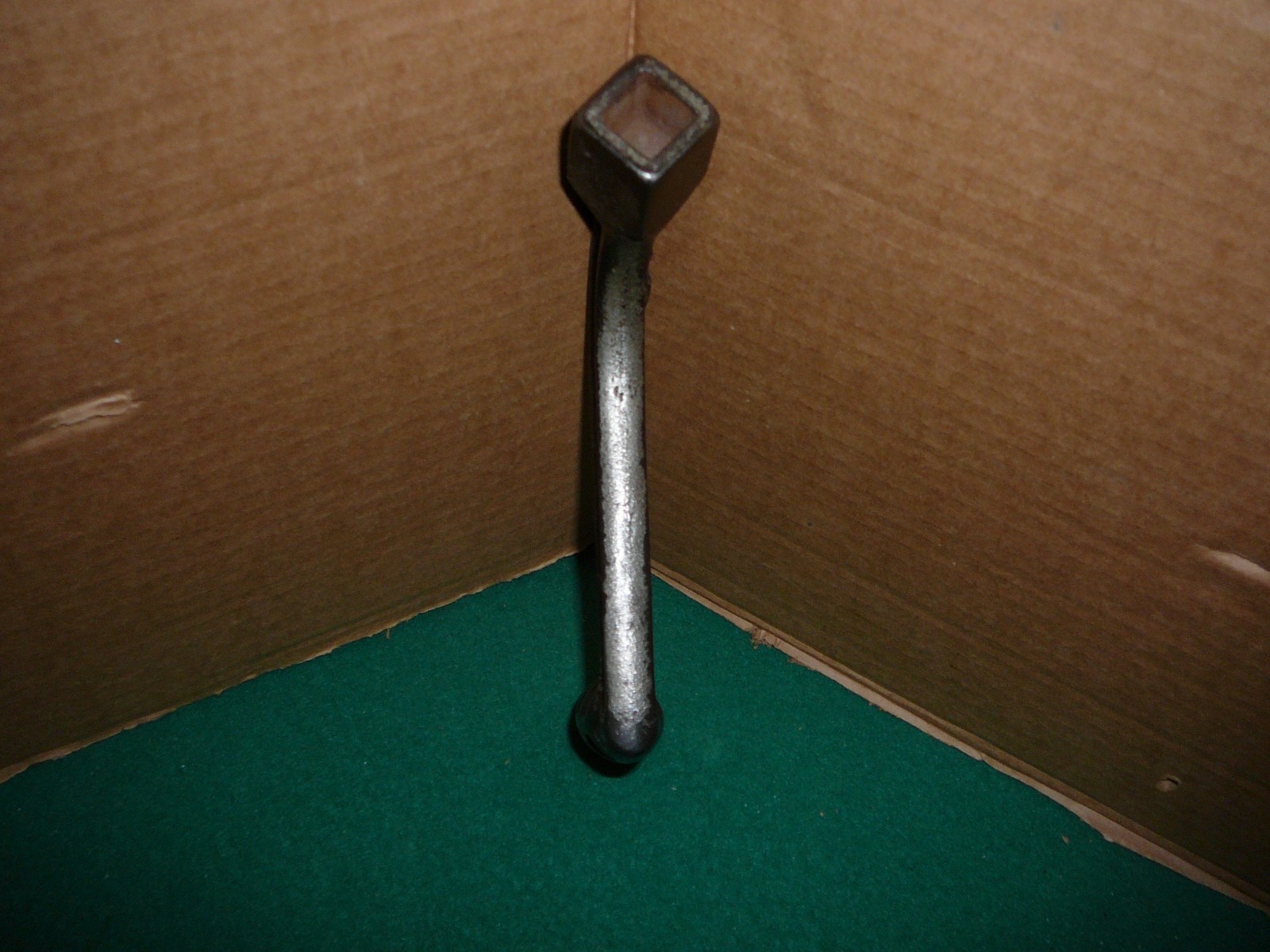 ANTIQUE WOOD STOVE SHAKER CRANK,WITH PERFORATED HANDLE.