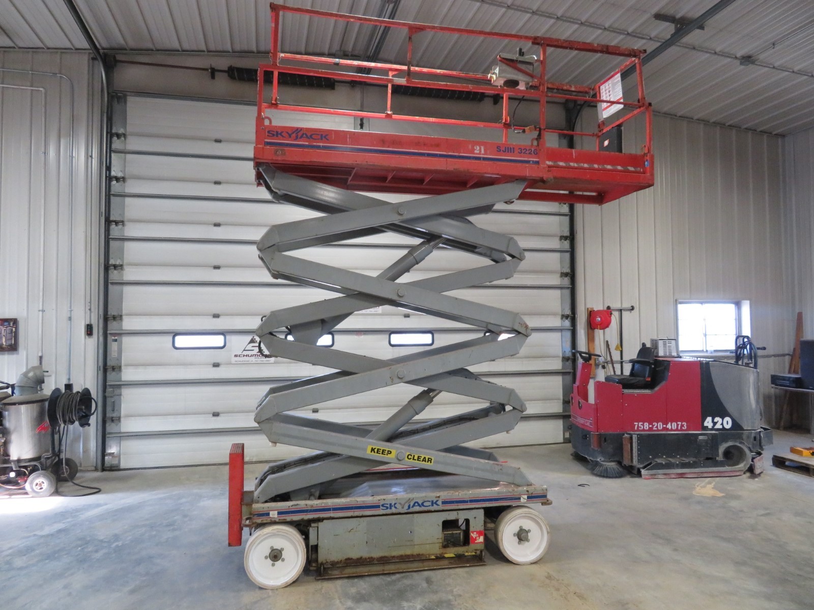 2007 SKYJACK 3226 PLATFORM  SCISSOR LIFT VERTICAL MANLIFT AERIAL LIFT JLG Iowa