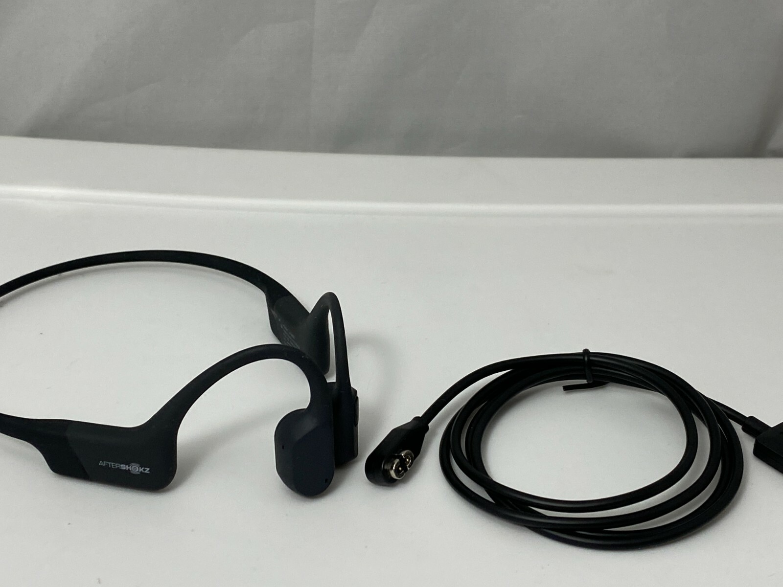 AfterShokz AS800 Aeropex Bone Conduction Wireless Headphones AfterShokz AS800 Aeropex Bone Conduction Wireless Headphones