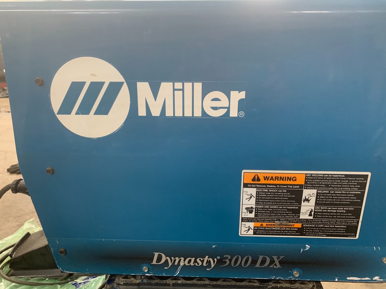 MILLER DYNASTY 300 DX WELDER