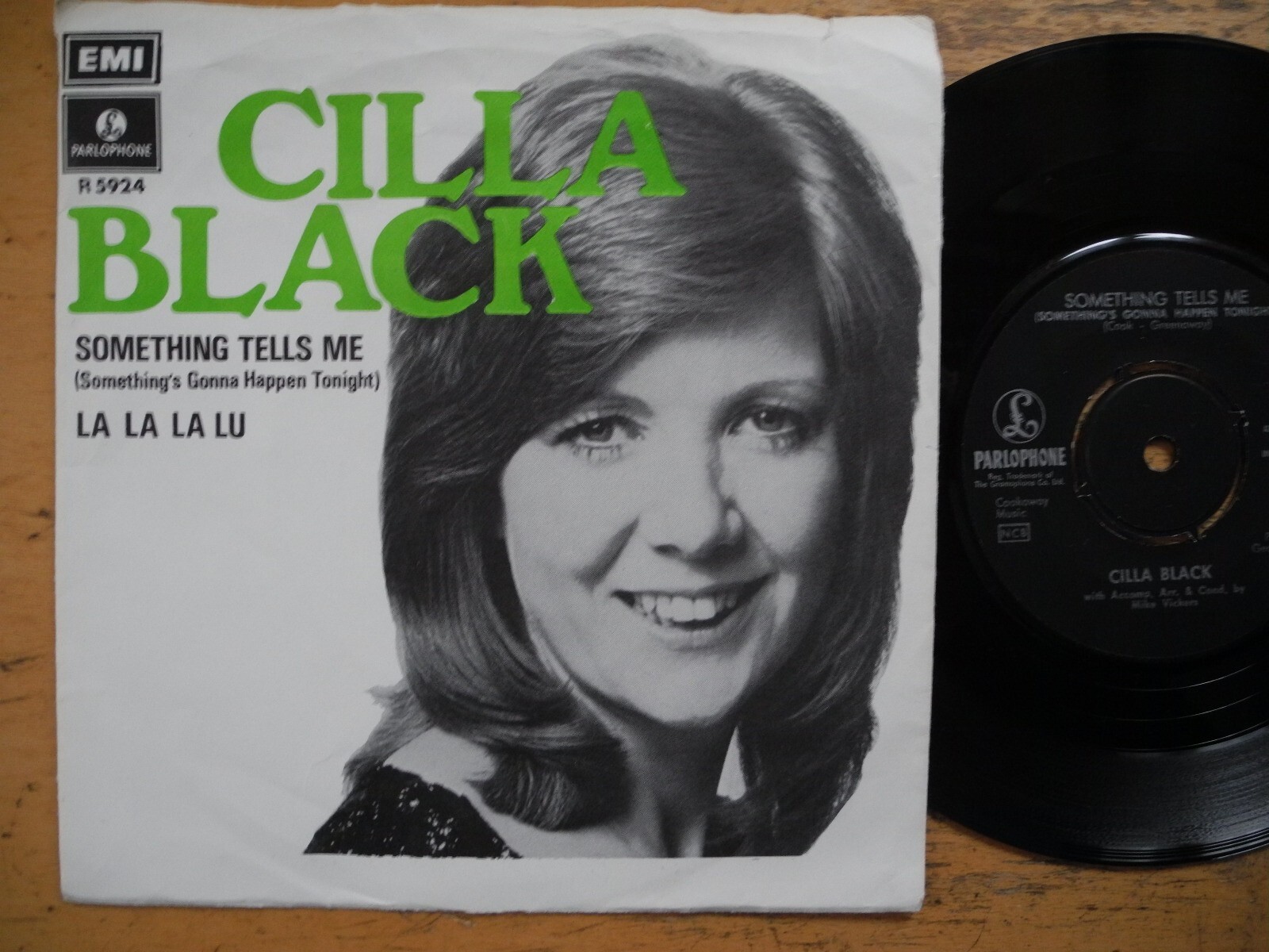 CILLA BLACK Something Tells Me / La La La Lu 45 7