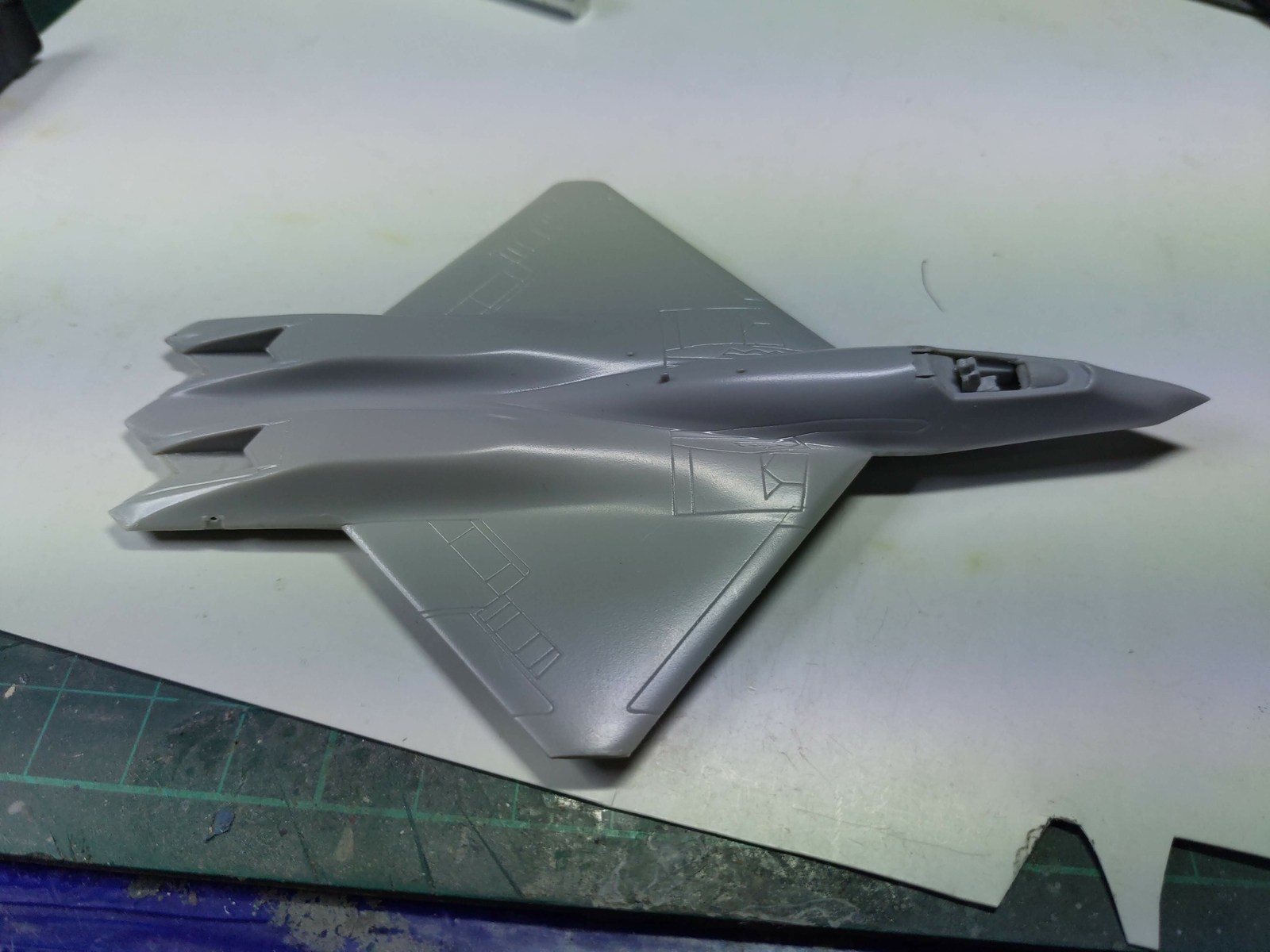 Trumpeter 01332 1/144 Scale USA YF-23 LightningⅡ Fighter Trumpeter 01332 1/144 Scale USA YF-23 LightningⅡ Fighter