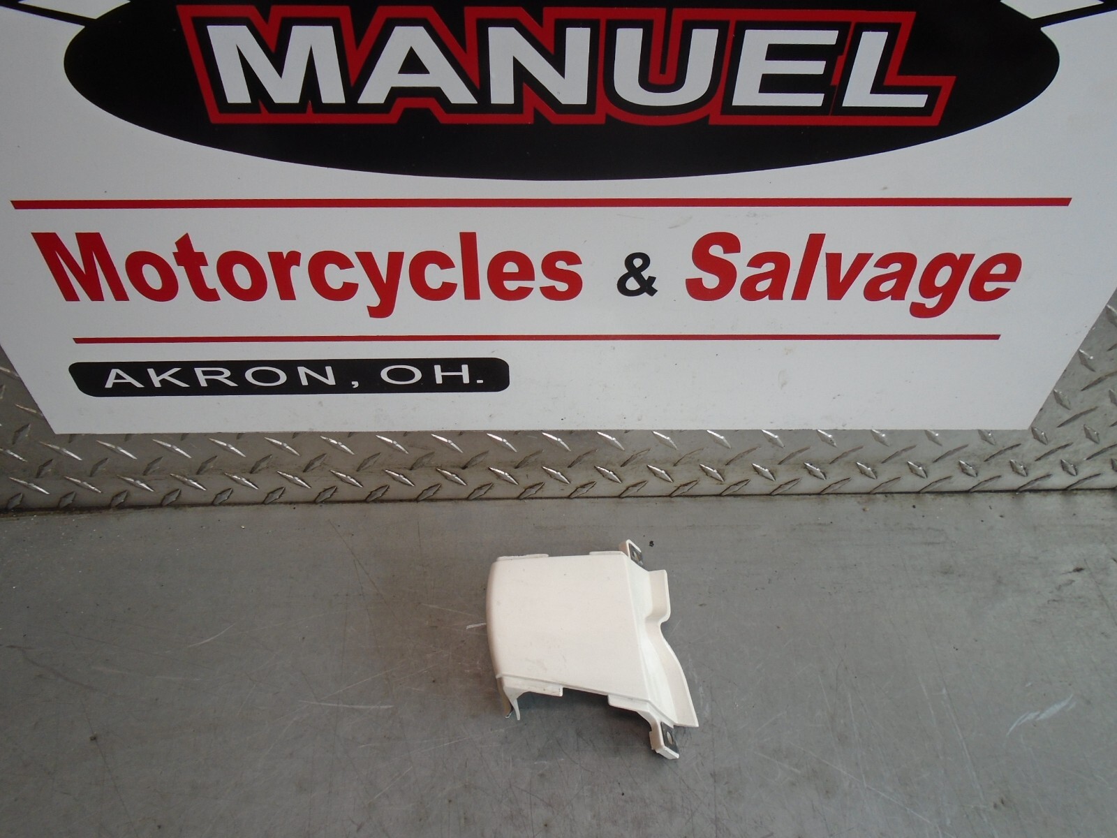 1996 KAWASAKI NINJA ZX9R REAR CENTER TAIL FAIRING PANEL