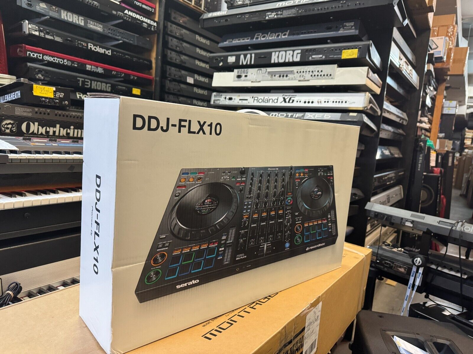 Pioneer DJ DDJ-FLX10 4-deck Rekordbox and Serato DJ Pioneer DJ DDJ-FLX10 4-deck Rekordbox and Serato DJ