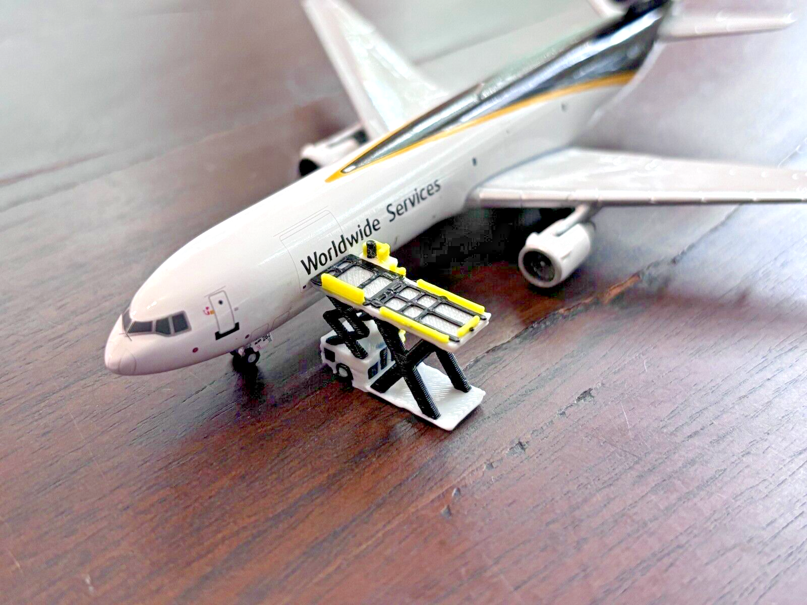 1:400 Model Airport Accessories - 6 Piece Airplane Cargo Loader Set (3D Printed)