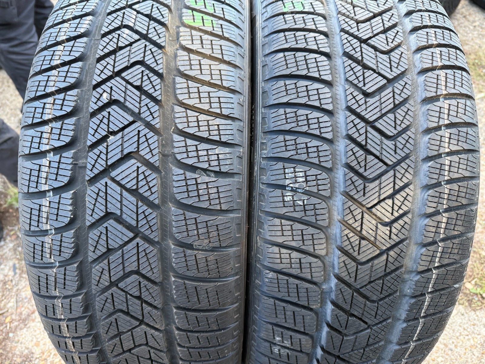 New 255 50 19 Pirelli, Winter, AO, EV, M+S, 103T, x1 Tyre (F1_tyres) YD283