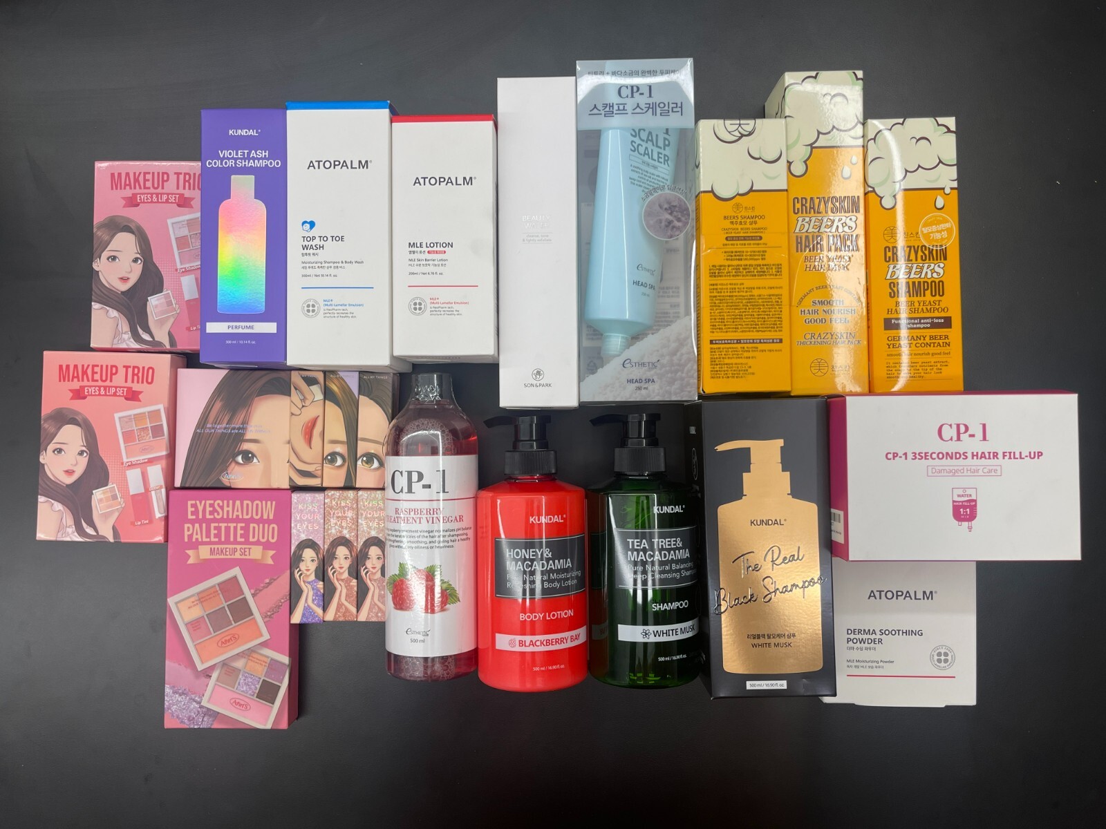【新品未開封＋おまけ付き】Hyuk's Best Skincare Box Bomibox #1 Korean Skincare Box