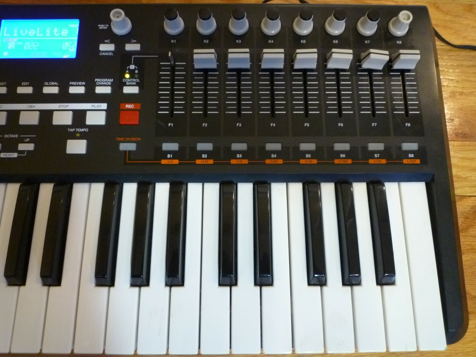 Working Akai MPK49 USB Midi Keyboard Controller w MPC Pads and Power Supply