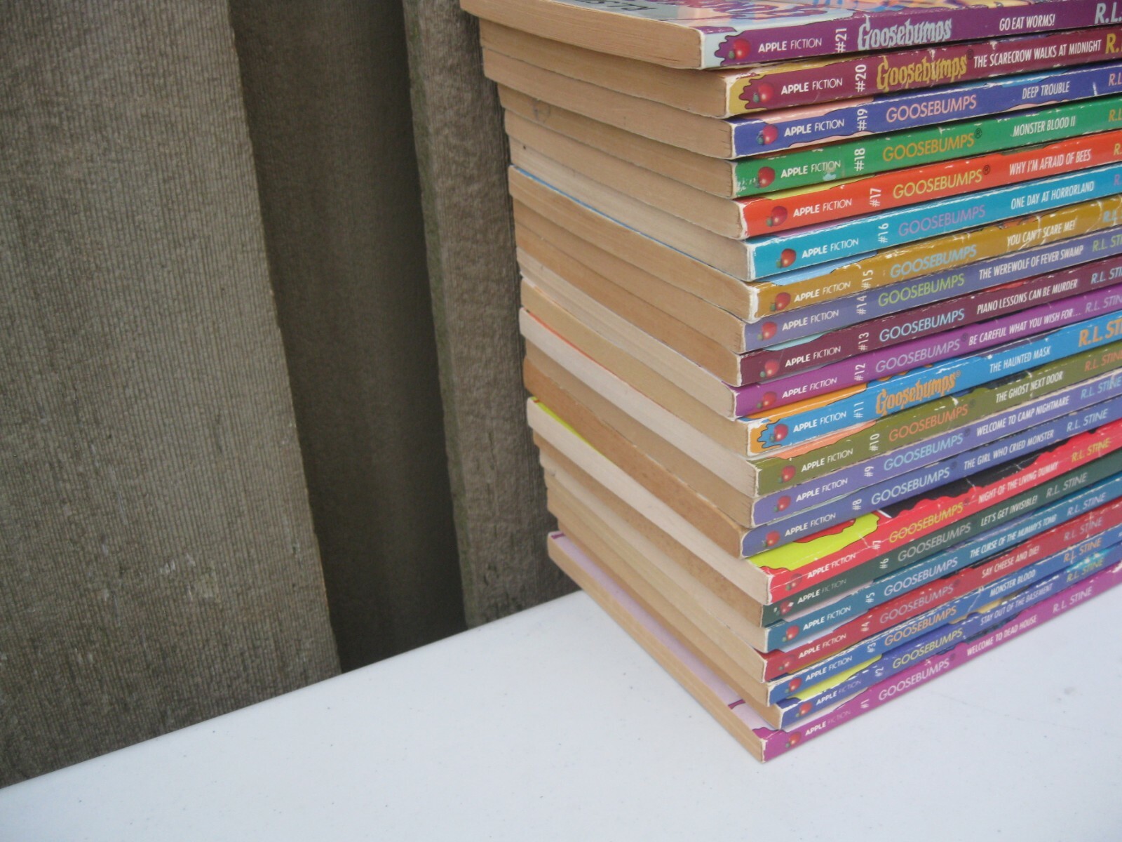 Complete Lot All Goosebumps 1-62 Original Apple Covers + Bonus Books + CD Set