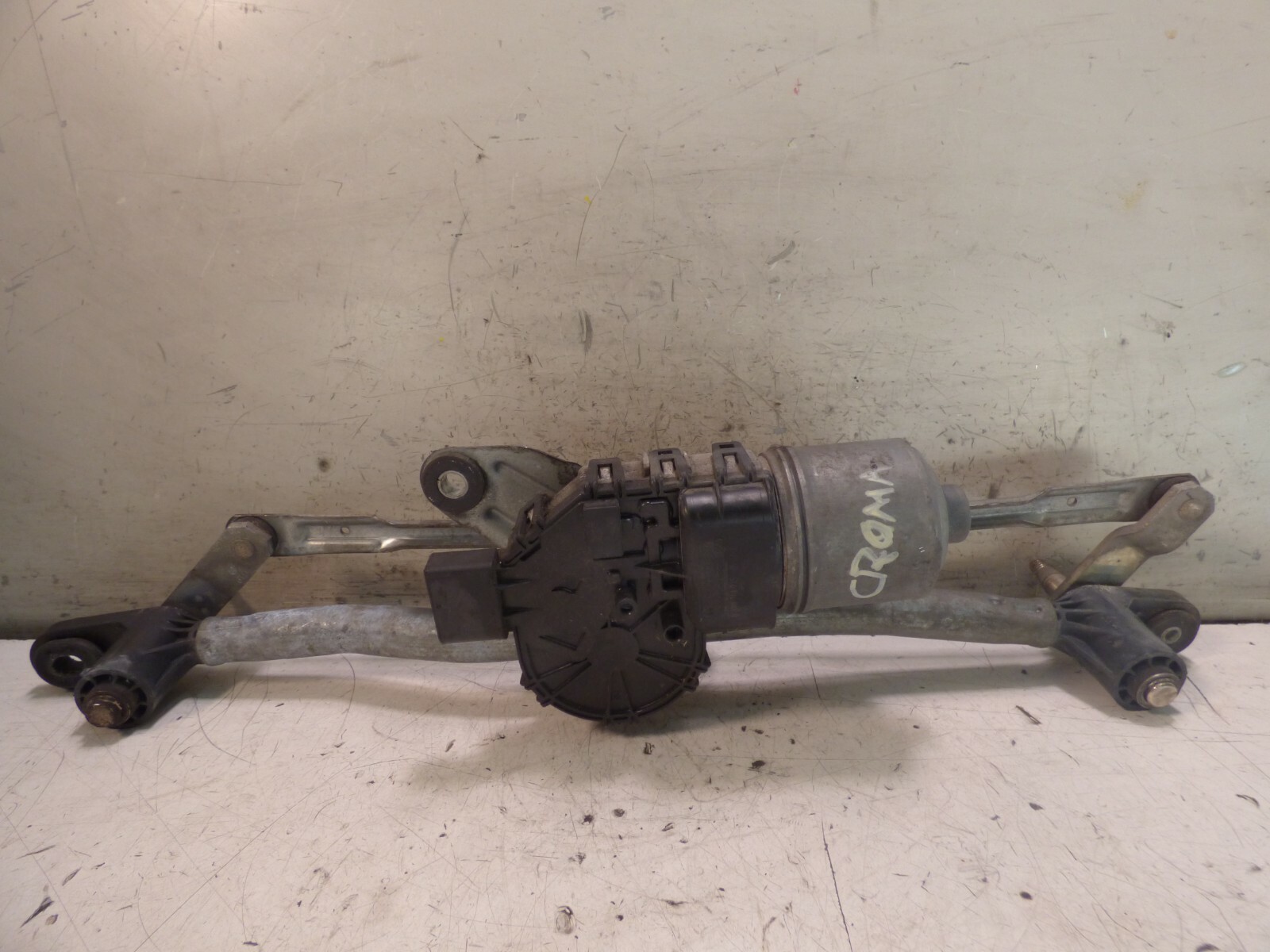 Motorino tergicristalli anteriore FIAT CROMA 0390241915
