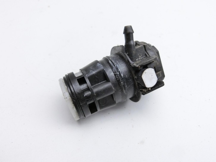 Toyota Prius + Plus W40 Waschwasserpumpe Wischwasserpumpe Waschpumpe Vorne Toyota Prius + Plus W40 15.11.2015... Vorschau 3