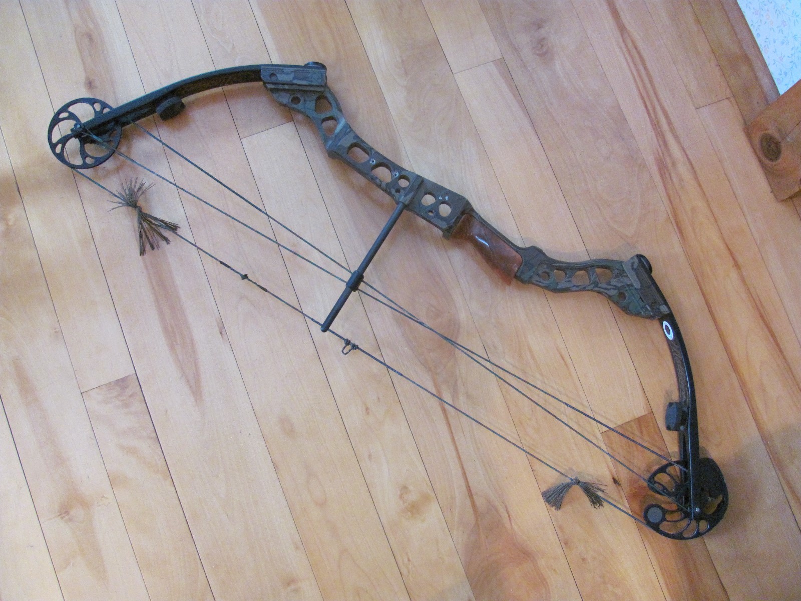 MATHEWS MQ1 SOLOCAM BOW COMPOUND 28 1/2 INCH RH DRAW 55-65 WEIGHT ADJUSTMENT