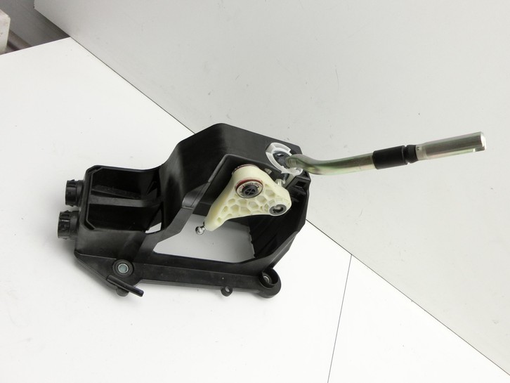 BMW F45 218d 14-18 2,0d 110KW Autom Schaltkulisse Schalthebel BMW F45 218d 14-18 21.09.2017 8687536 25118687536... Vorschau 4
