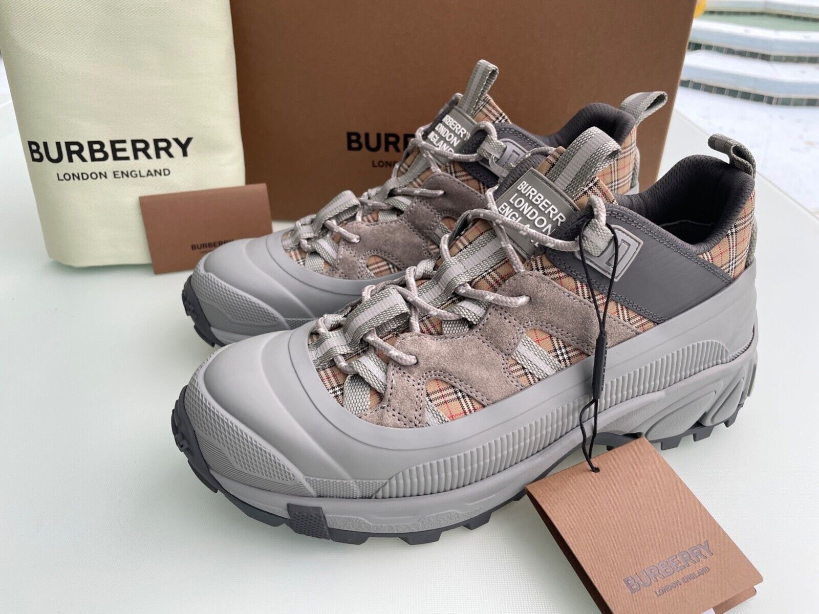 Pre-owned Burberry 8043864 Men's Arthur Check Gray Canvas/suede Sneakers 7 Us (40 Eu)