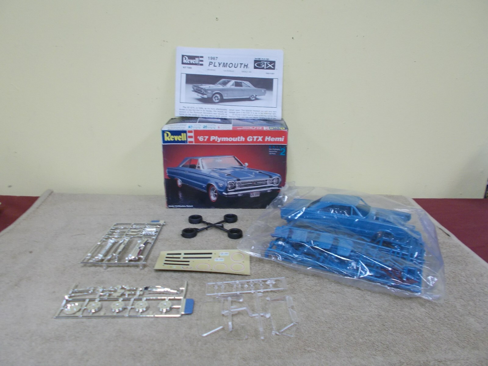 Revell 69 Corvette & 71 Plymouth GTX セット Amazon.com: Revell 07692 Dominic's 1971 Plymouth GTX (Fast
