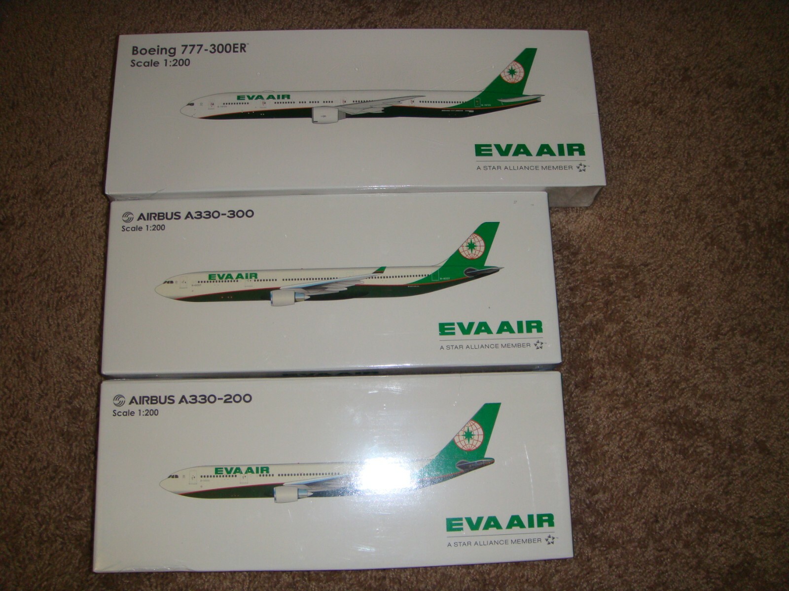 1/200 Hogan EVA AIR Official B777/A332/A333 Corporate Livery