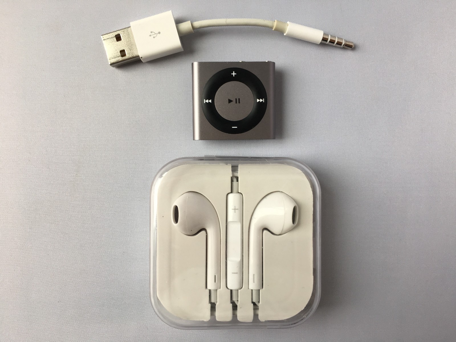 Apple iPod グレー Apple IPod Shuffle 4th Generation Space Gray (2GB) new