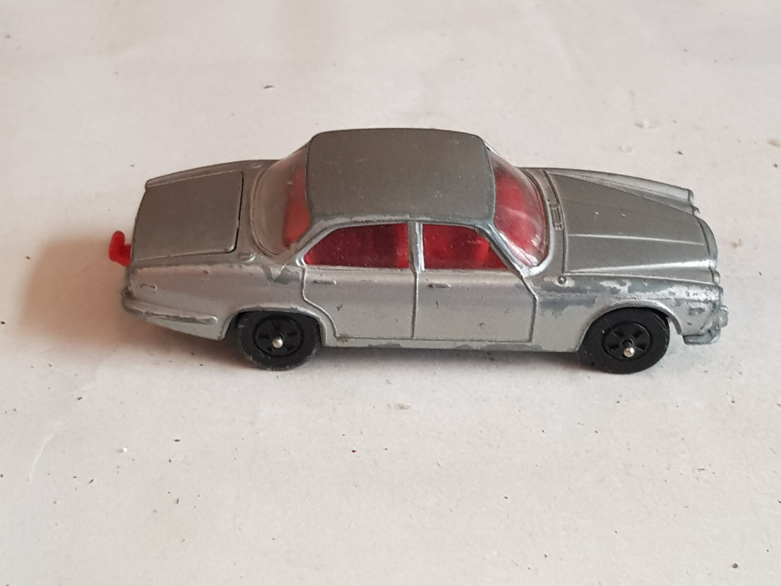 K-44 corgi Juniors Whizzwheels: Jaguar XJ-6
