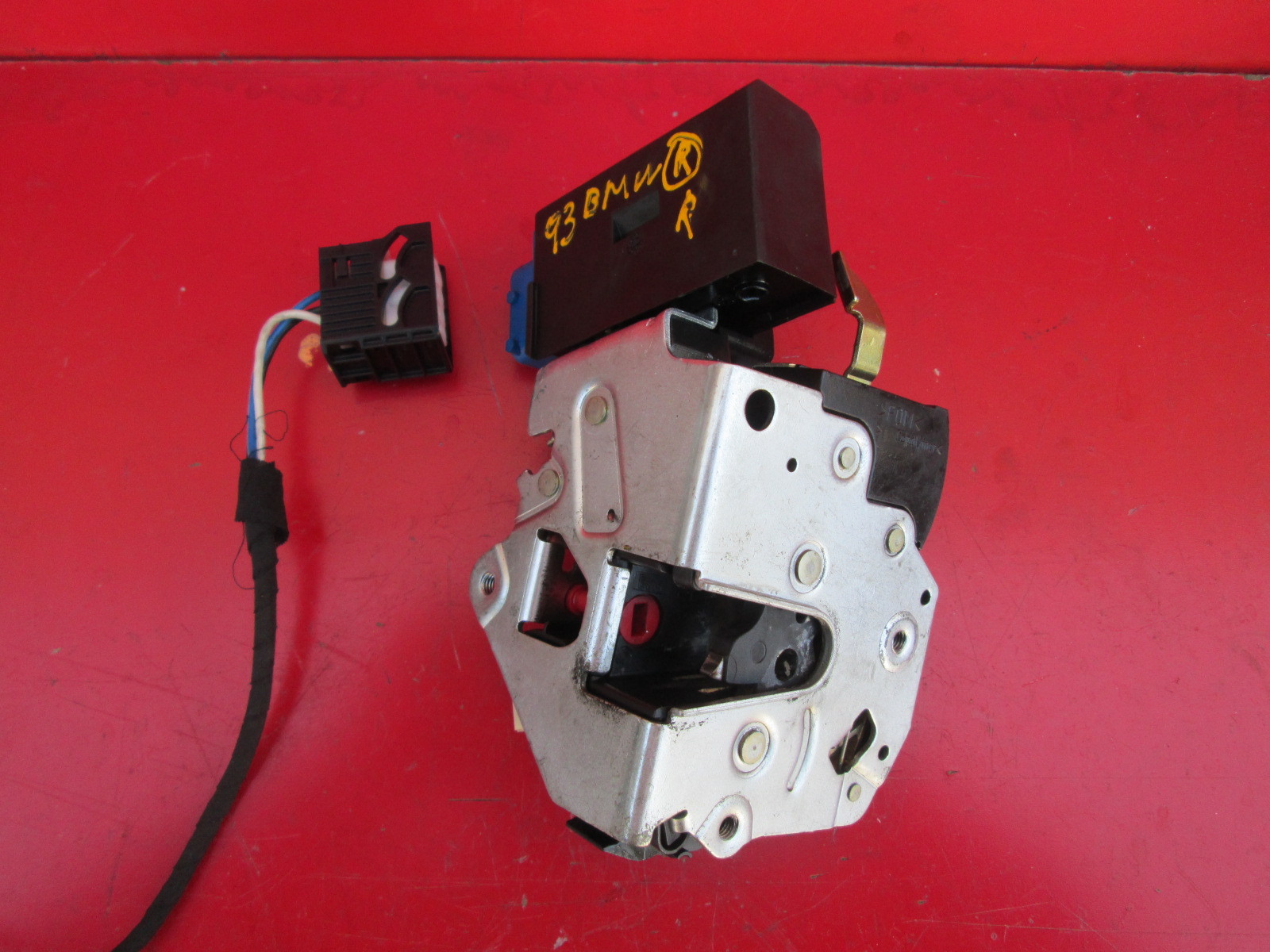 1993 E36 325i BMW Rear Right Side Door Power Lock Motor Latch Actuator