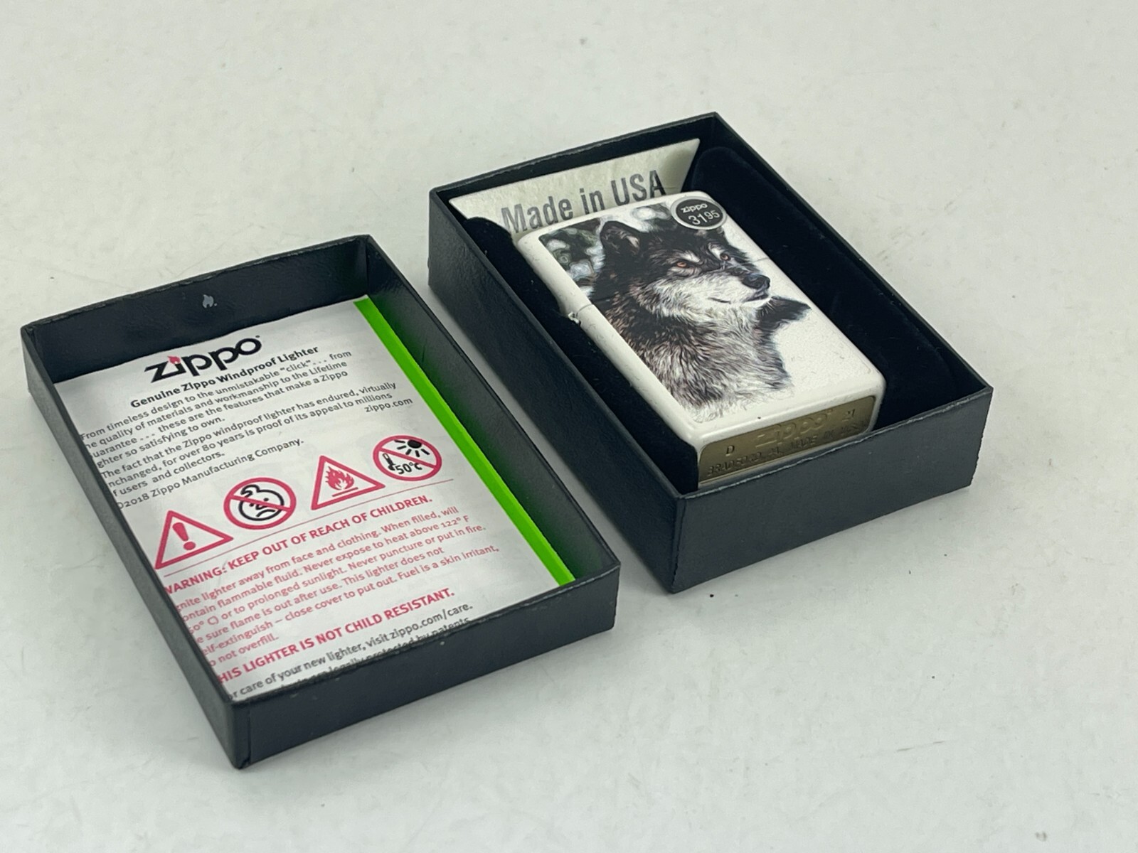 ZP25 Zippo Lighter Wolf Painting Image White Matte 80520