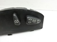 BMW X3 E83 03-06 Sitzverstellung Schalter Rechts BMW X3 E83 03-06 12.11.2004 61.31-8099074 03491525 gebraucht Vorschau 2